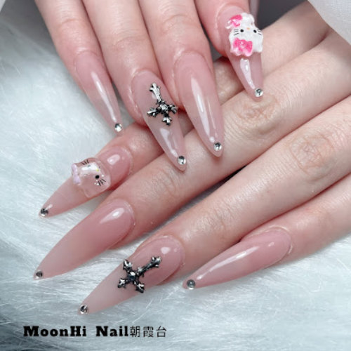 Moon Hi Nails